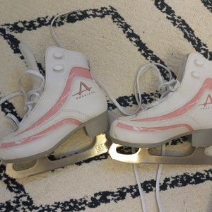 Girls ice skates, size 1